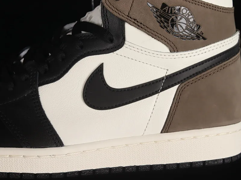 All categories Air Jordan Jordan series basketball shoes Air Jordan 1 High LJR version Air Jordan 1 High OG "Dark Mocha" AJ1 Joe 1 small barb 555088-105